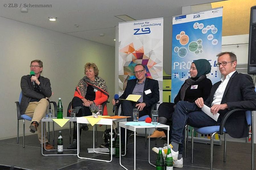 v.l.n.r.: Prof. Dr. Stefan Rumann, Heike Freitag , Dr. Henning Feldmann, Emine Kir, , Ralf Jupe